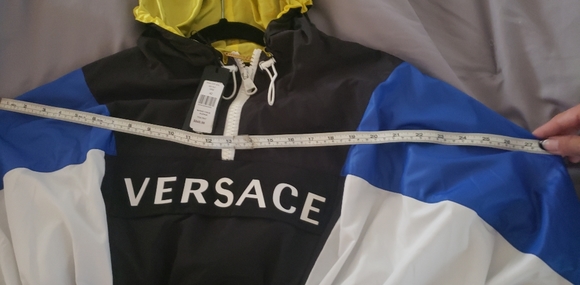 Versace - Picture 5 of 6